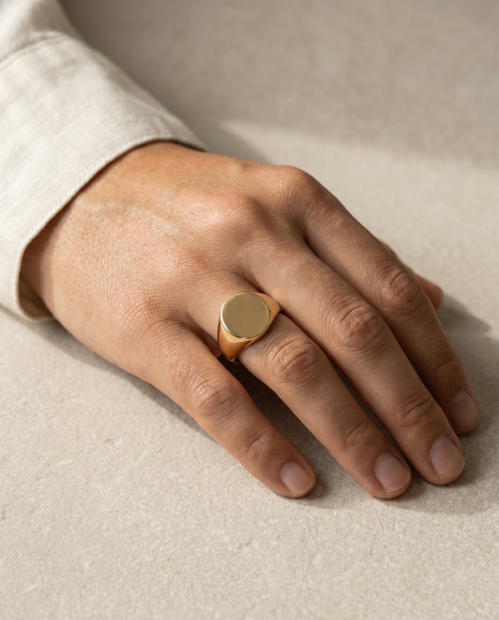 Régent Signet Ring · on-model