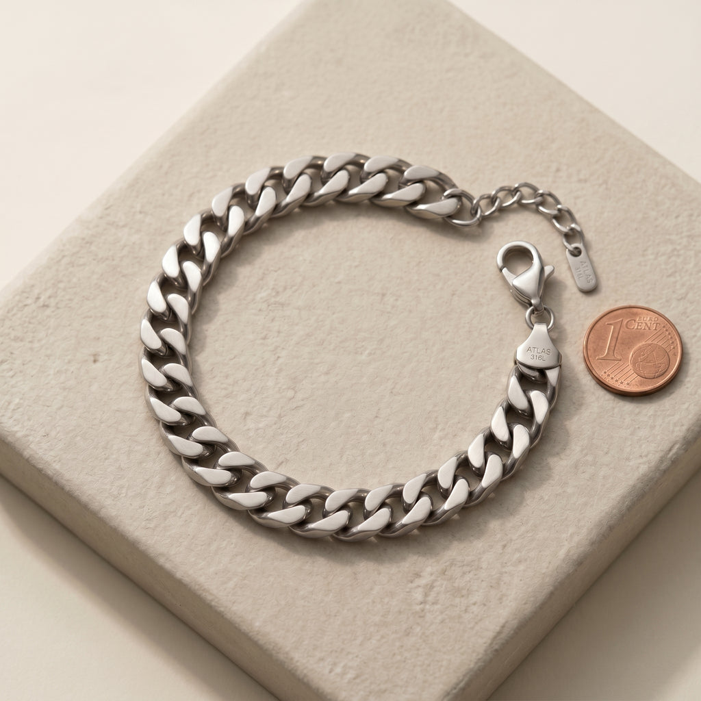 Atlas Curb Bracelet · scale