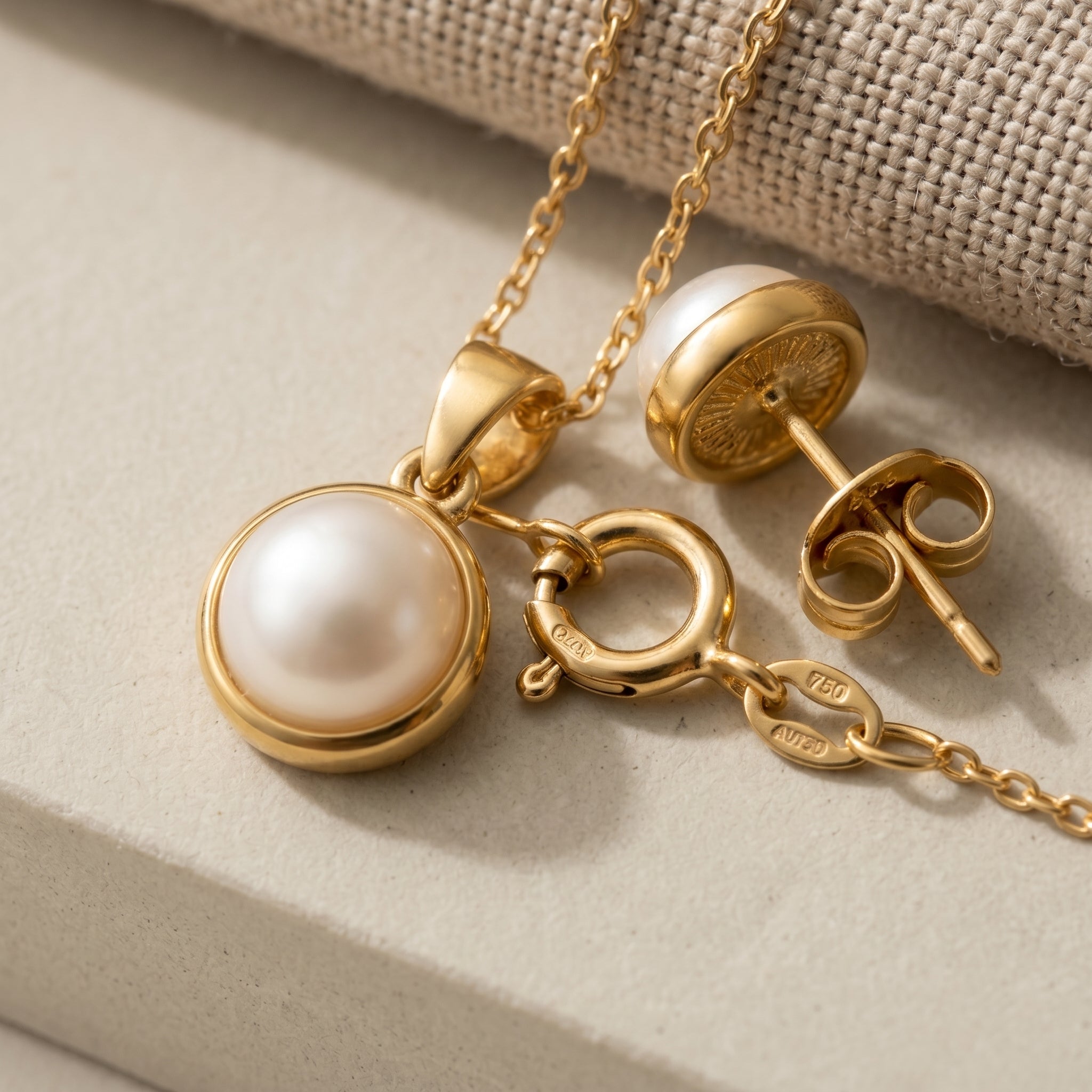 Bijou Pearl Set (necklace + stud) · detail