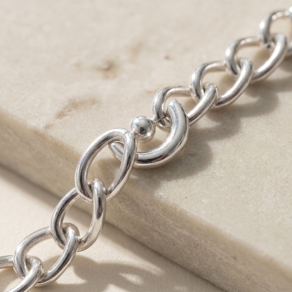Lune Chain Bracelet · detail