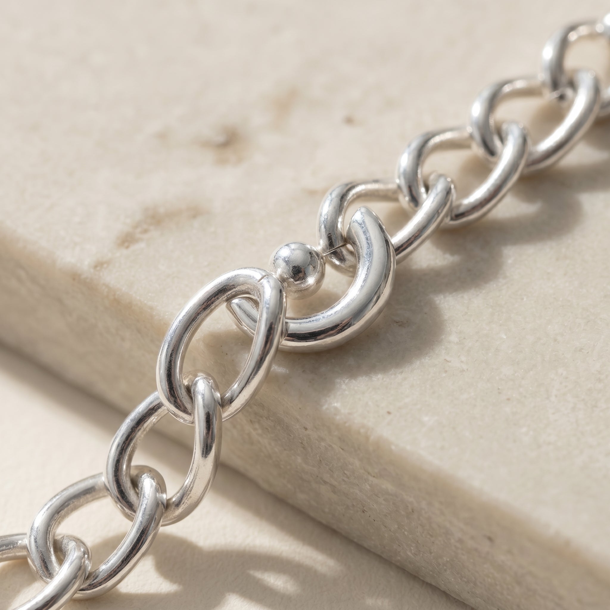 Lune Chain Bracelet · detail