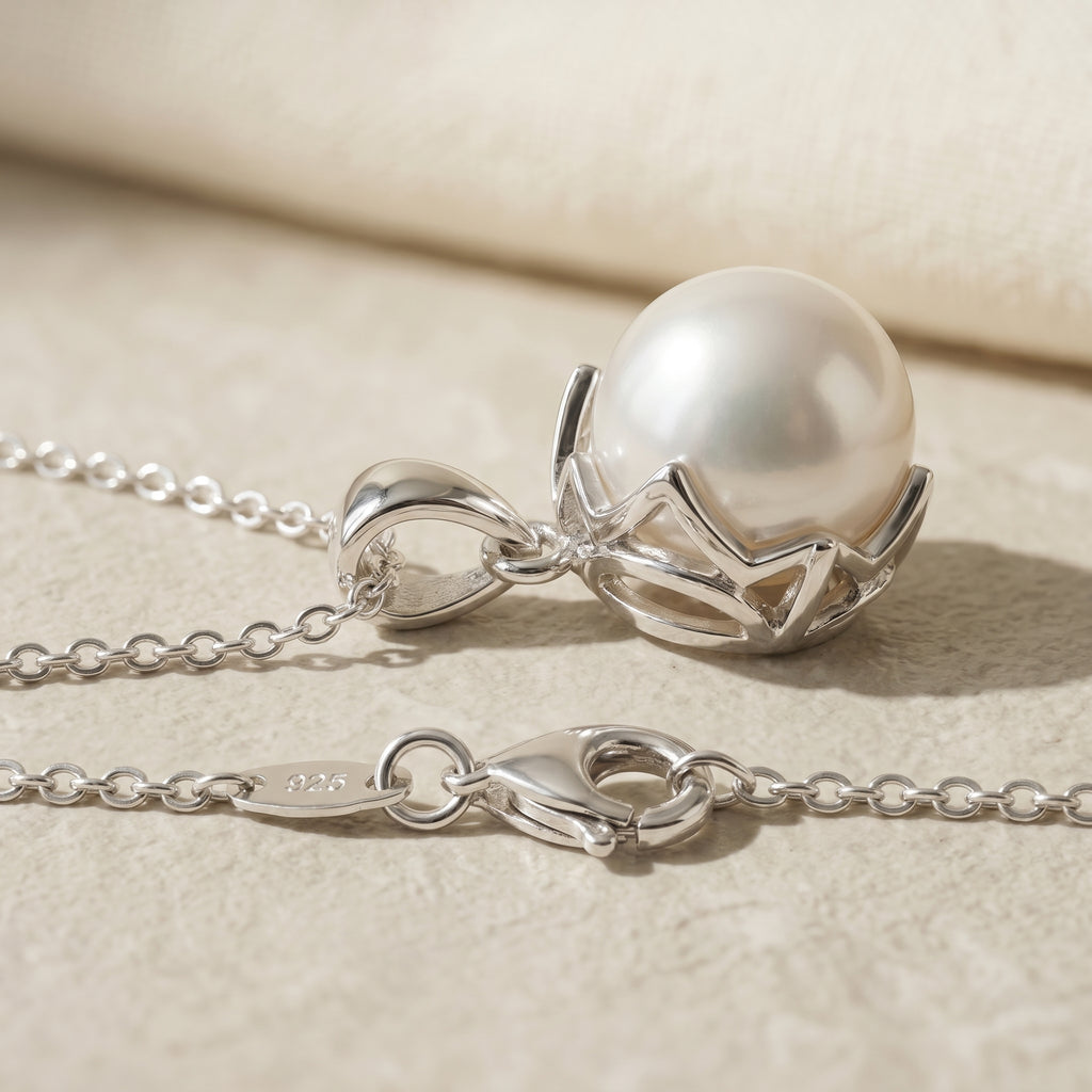 Perla Pearl Necklace · detail