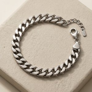 Atlas Curb Bracelet · main